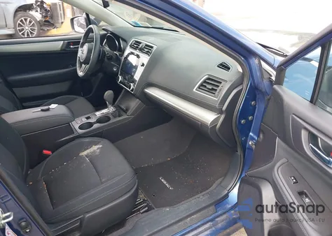 2019 Subaru Legacy 2.5I Premium из США, поврежденный, VIN 4S3BNAF62K3038908